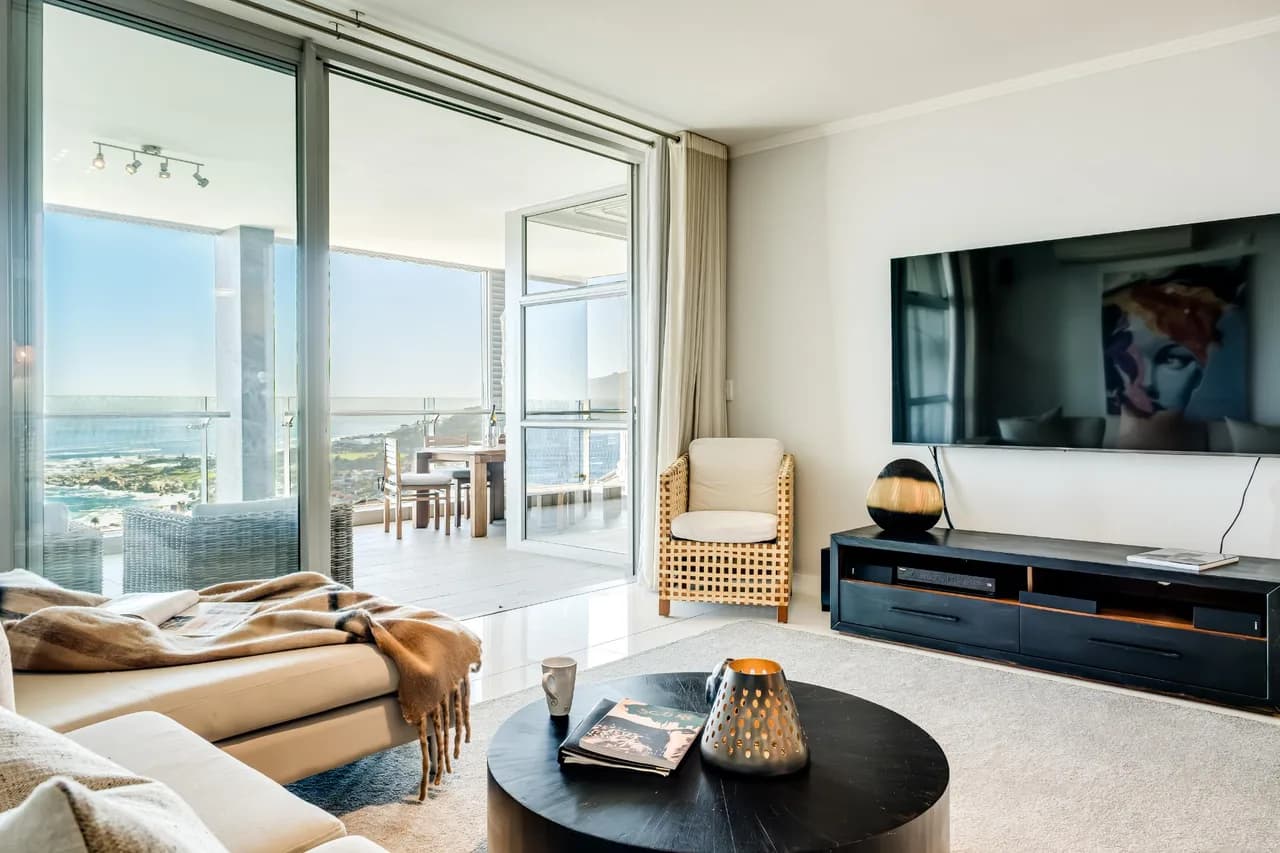 Artistic Sea View Three Bedroom Loft in Camps Bay photo 5