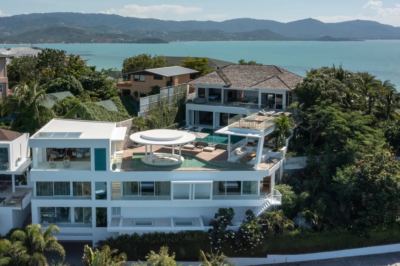 Full-Service Nine Bedroom Villa in Bo Put photo 2