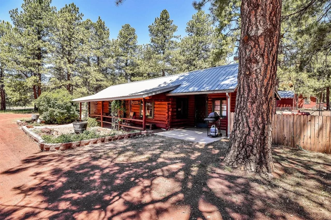 Historic Ten Bedroom Retreat in Parks Arizona photo 2
