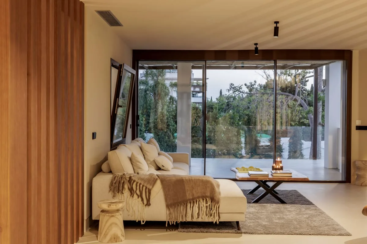 Terrace-View Five Bedroom Villa in Marbella photo 3