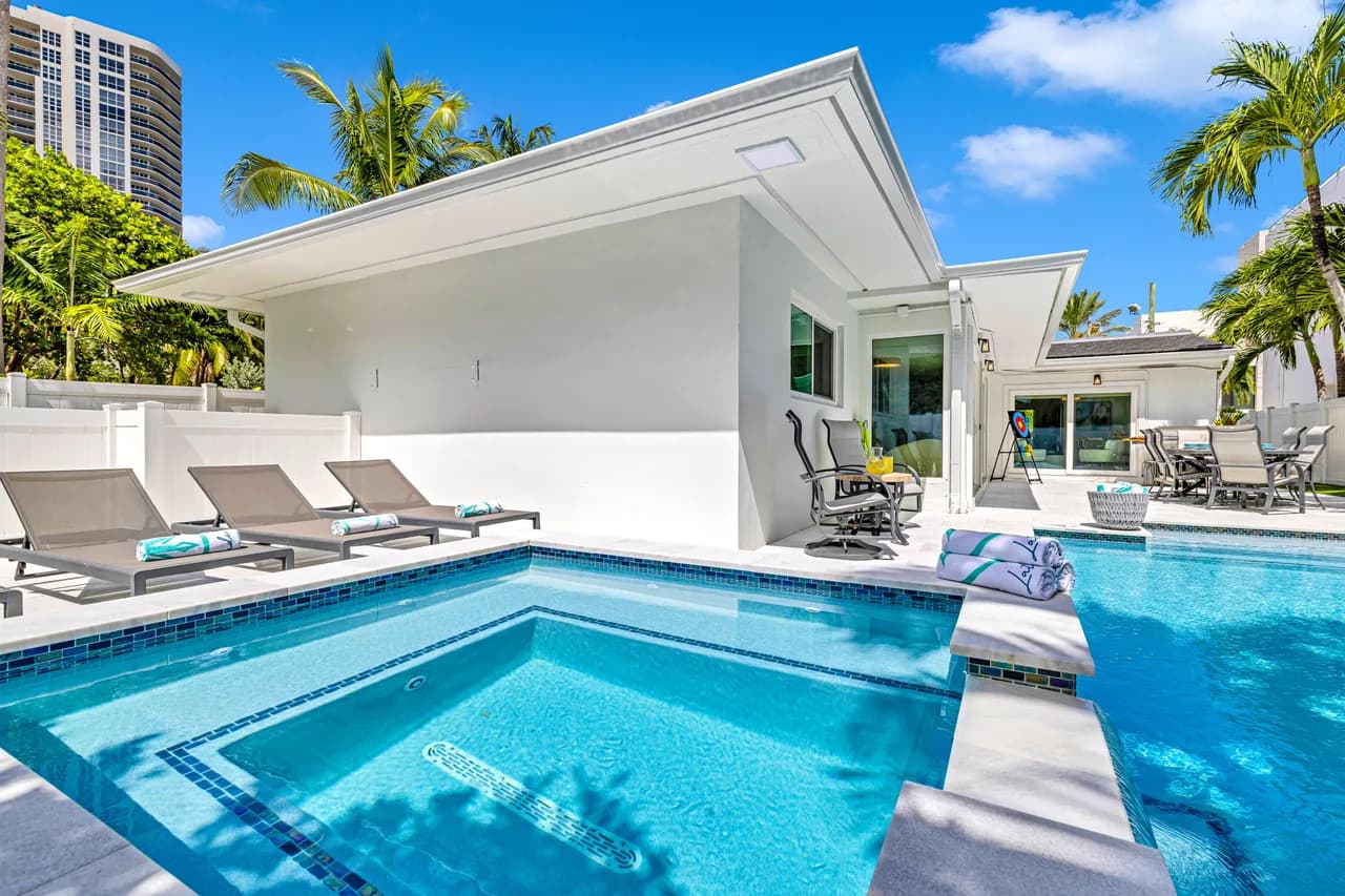 Steps to Beach Three Bedroom Villa in Fort Lauderdale photo 5