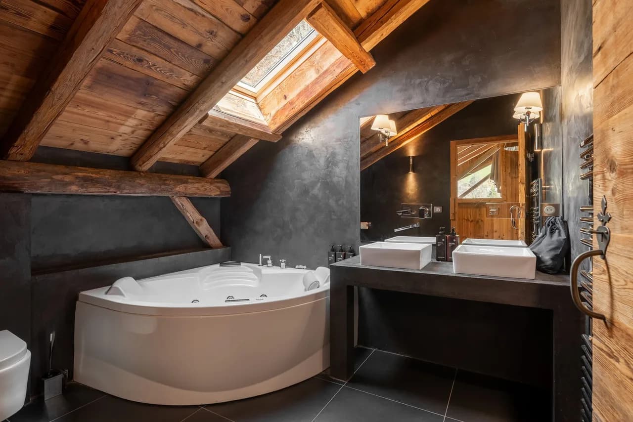 Year-Round Retreat Chalet in Morzine photo 3