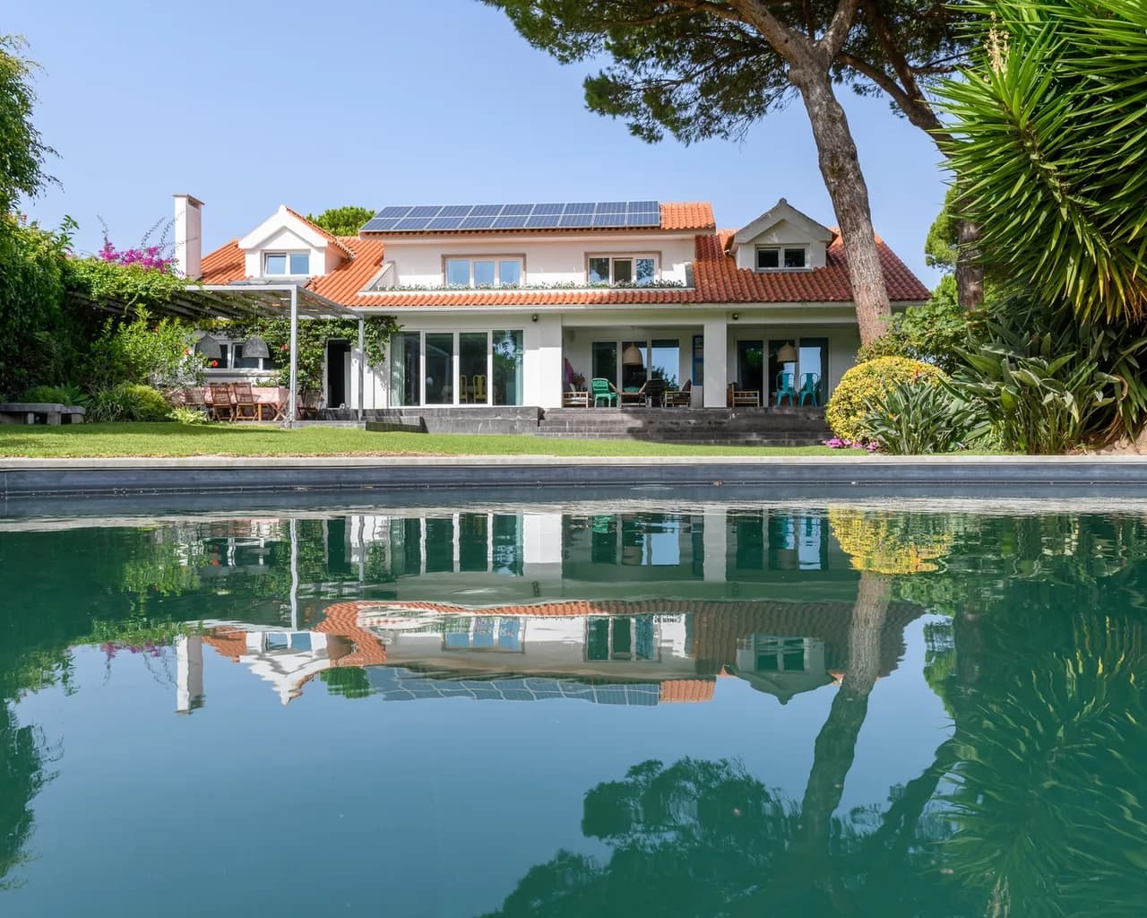 Private Seven Bedroom Villa in Cascais