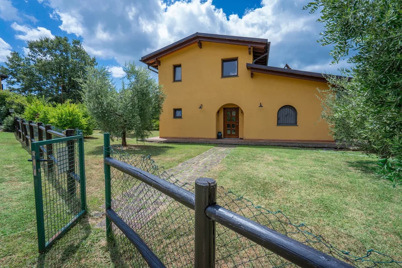 Poolside Villa in San Miniato photo 5