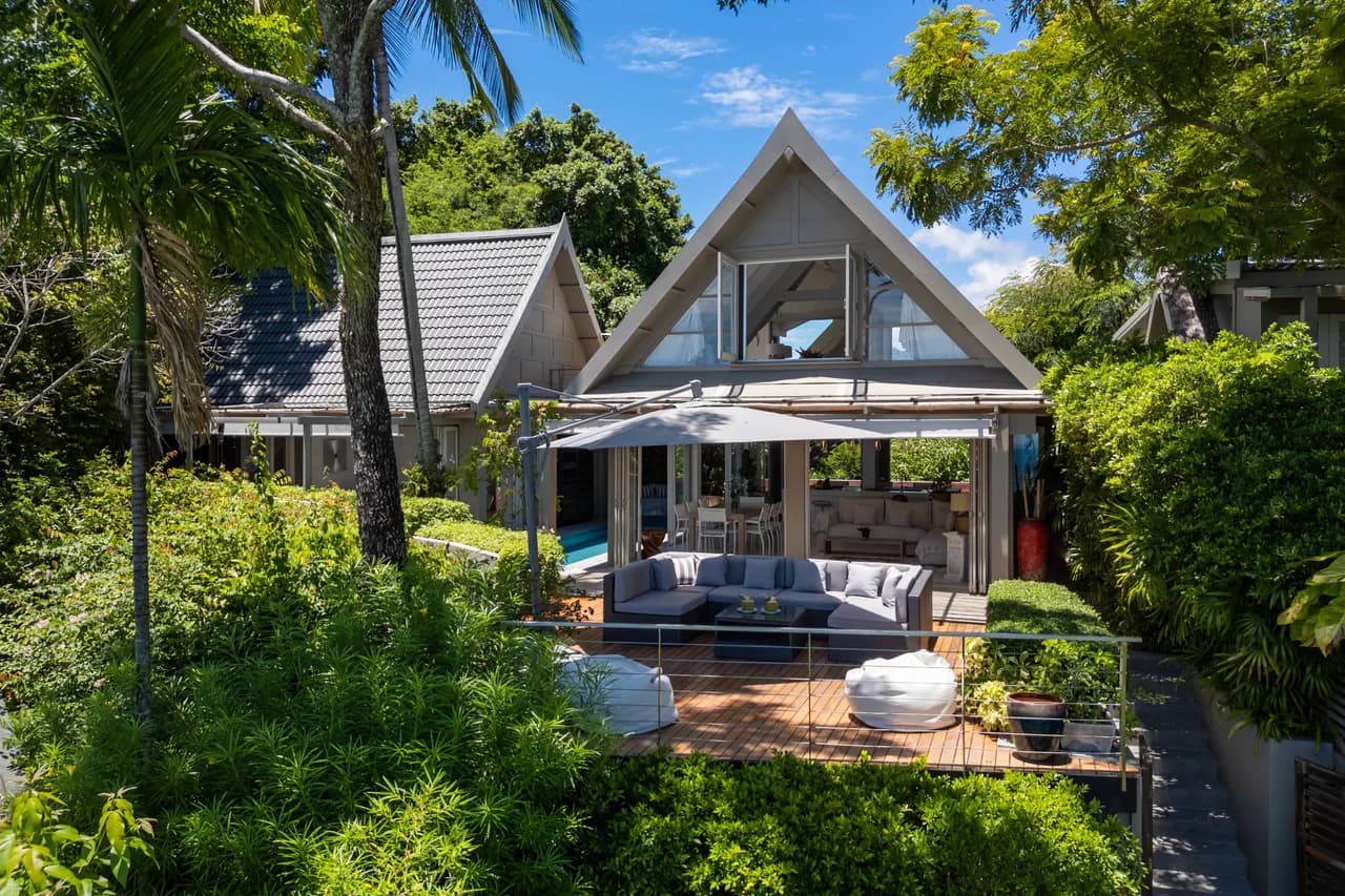 Oceanfront Three Bedroom Villa in Baan Taling Ngam
