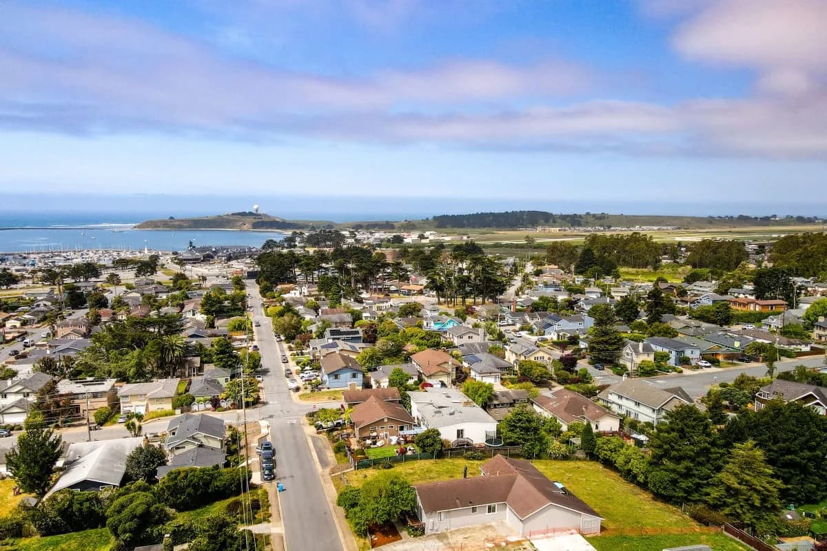 Ocean View Four Bedroom Villa in El Granada, California photo 2