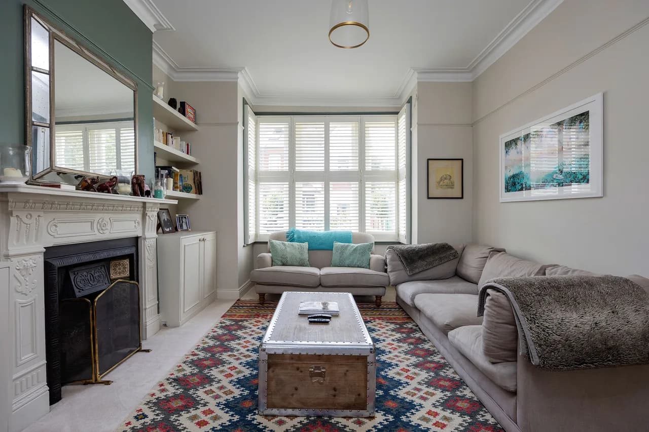 Modern Four Bedroom Villa in London photo 5