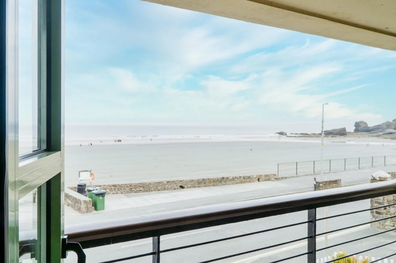 Bay View Three Bedroom Villa in Broad Haven photo 4