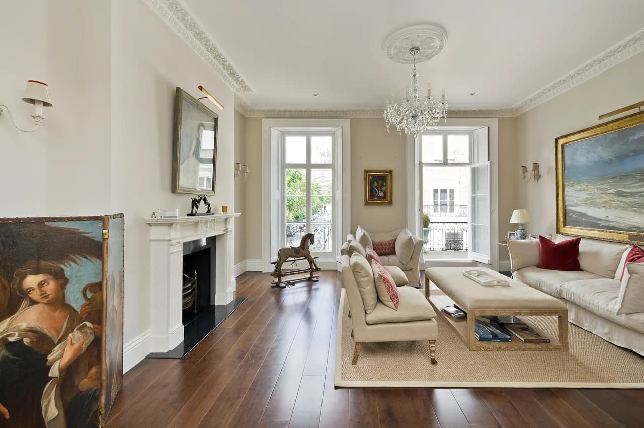 Elegant Four Bedroom Villa in Brompton, London, England