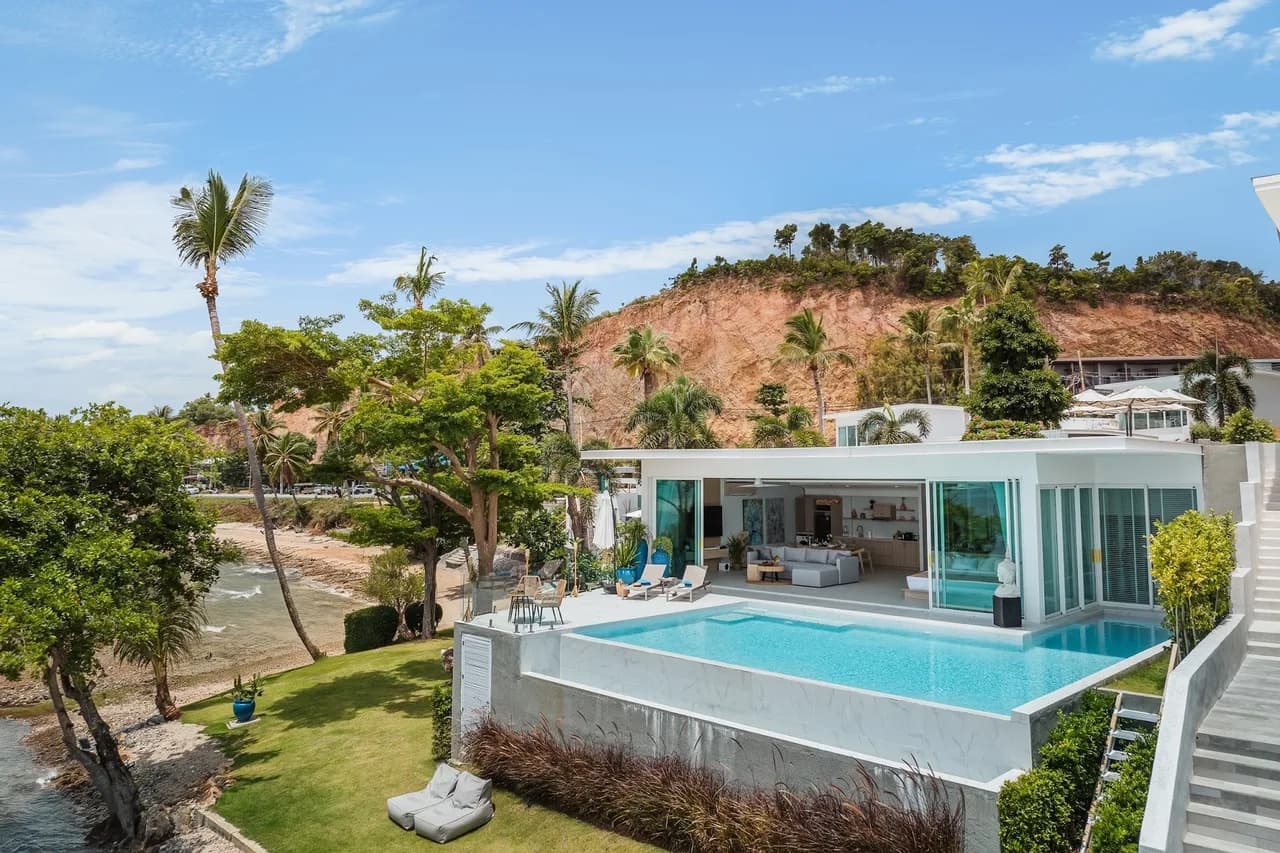 Beachfront Pool Villa in Bo Put