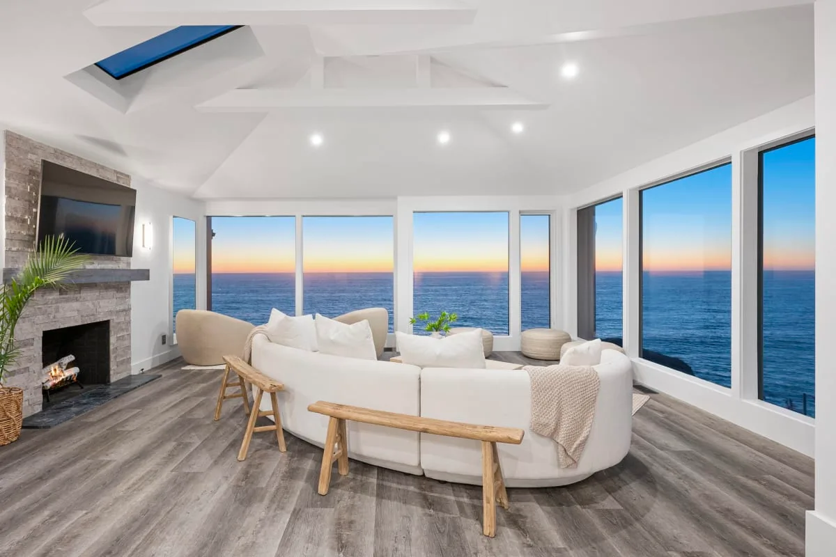 Oceanfront Point Estate in Montara California photo 4