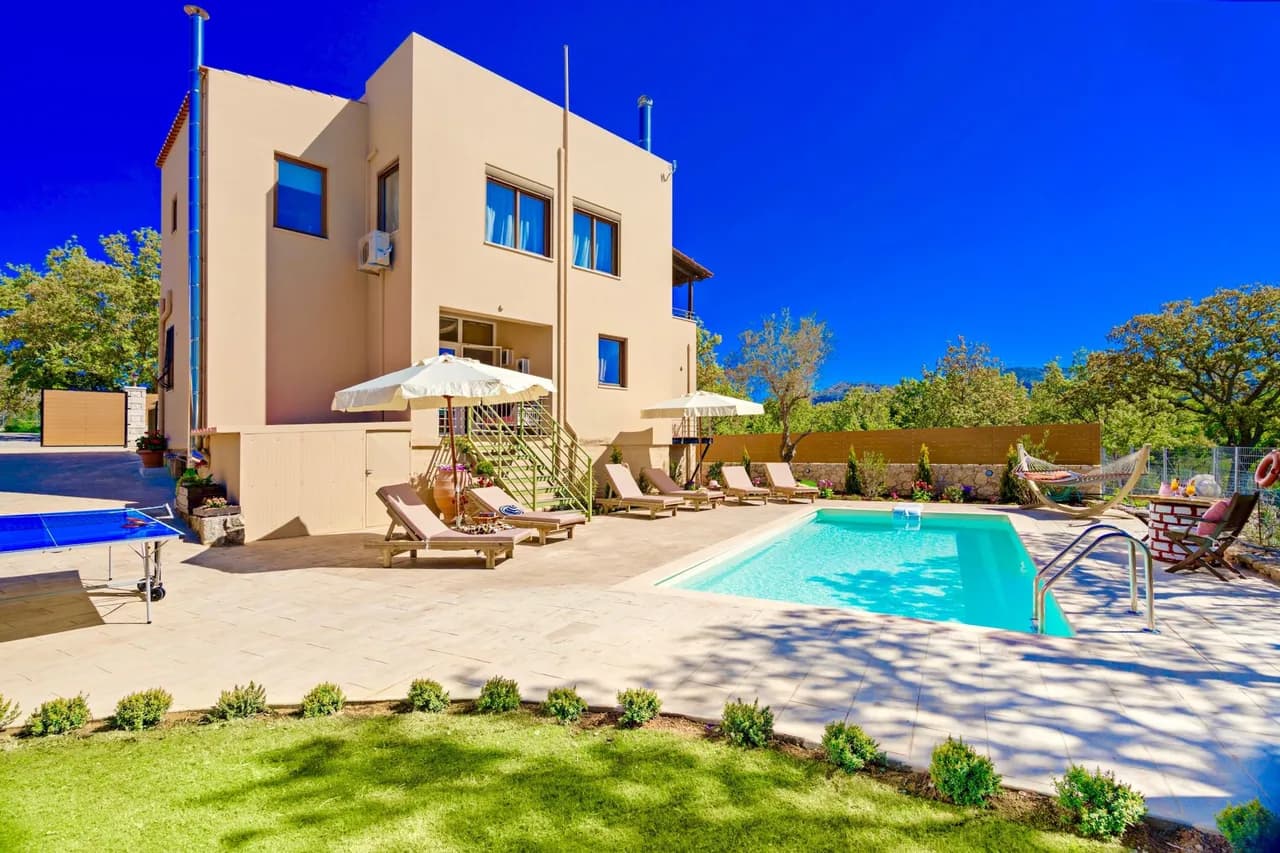 Private Swimming Pool Villa in Armeni, Santorini, Greece