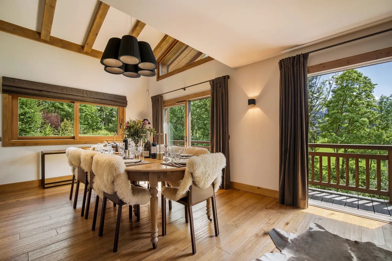 Elegant Seven Bedroom Chalet in Megève photo 3
