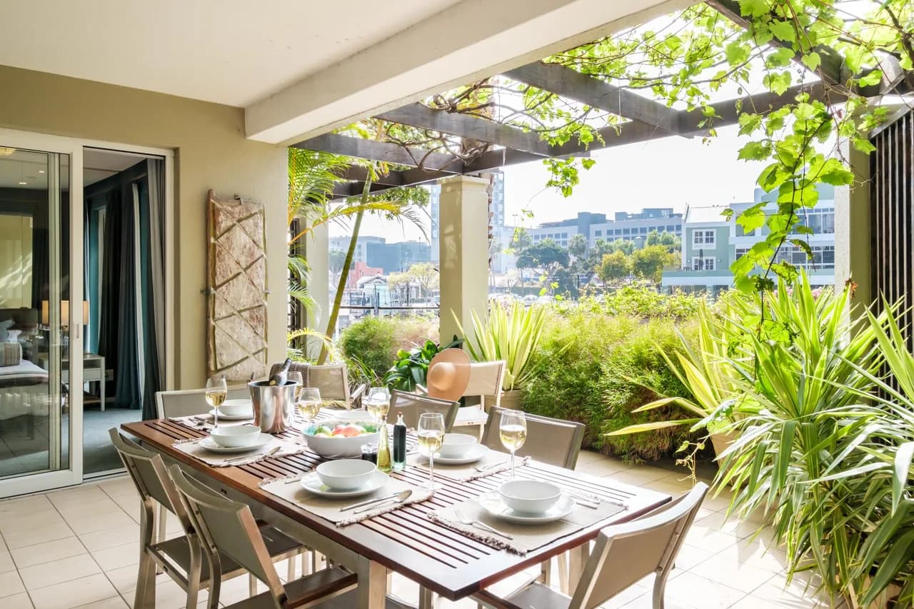 Waterfront Two Bedroom Apartment in Cape Town photo 2