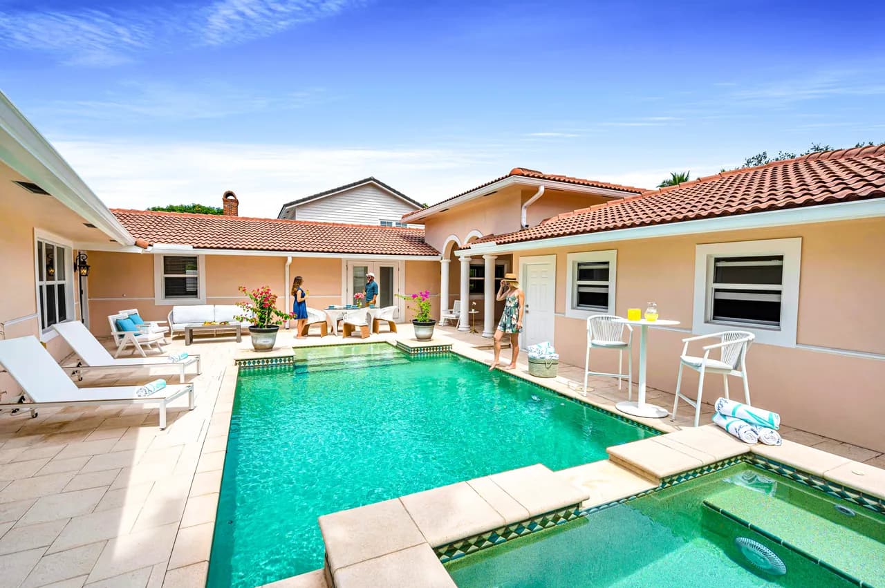 Heated Pool Four Bedroom Villa in Harbor Heights photo 4
