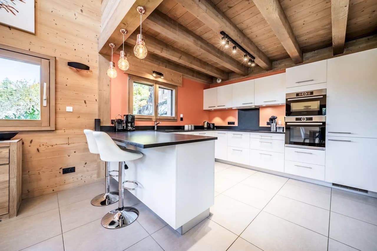 Jacuzzi Chalet Retreat in Morzine photo 2