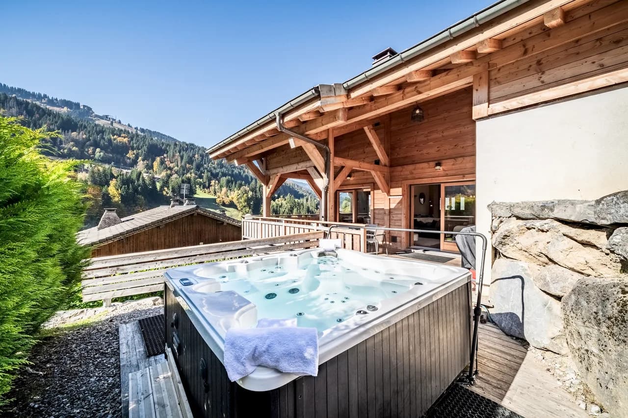 Jacuzzi Chalet Retreat in Morzine photo 4