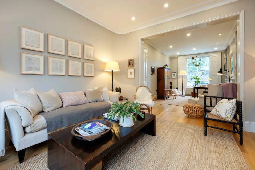 Elegant Four Bedroom Villa in London