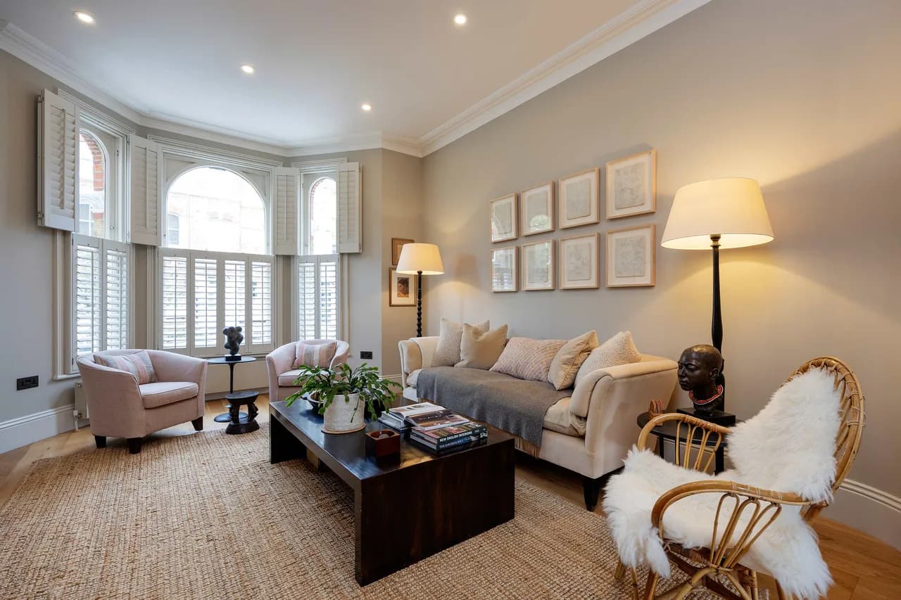 Elegant Four Bedroom Retreat in London photo 2