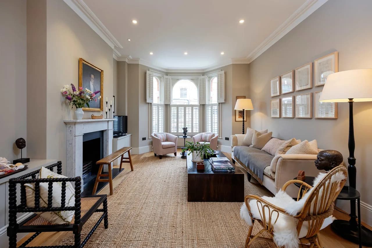 Elegant Four Bedroom Retreat in London photo 3