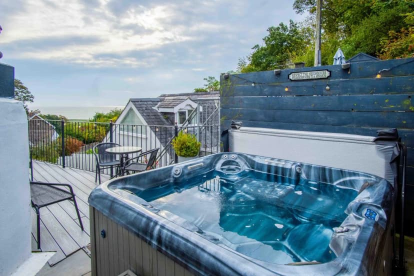 Caldey View - 3 Bed - Hot Tub - Penally - Tenby