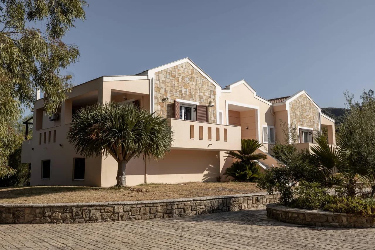 Garden Jacuzzi Villa in Margareika Georgia