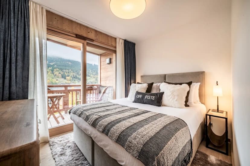 Alpine Duplex With Hot Tub in Les Gets