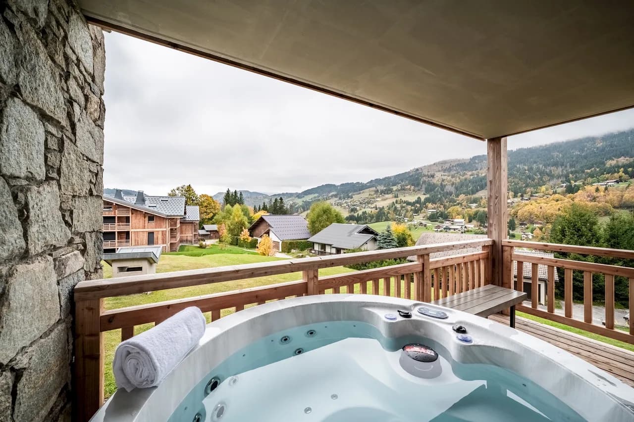 Alpine Duplex with Hot Tub in Les Gets photo 4