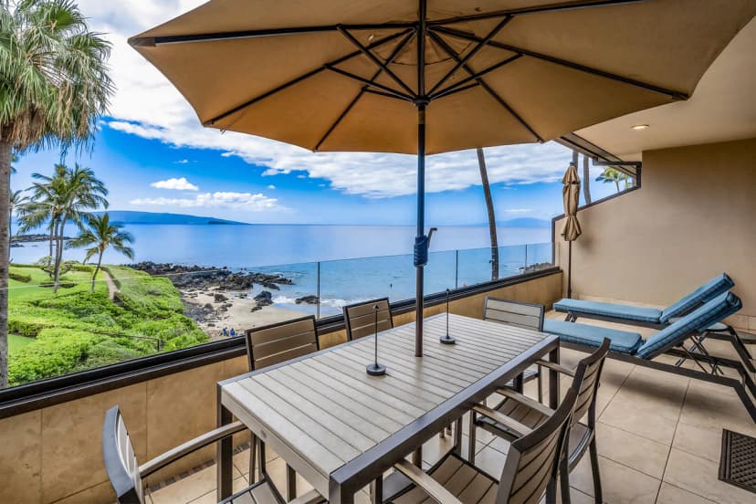 Oceanview Corner Villa in Maui