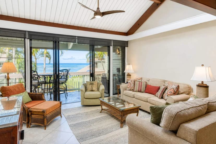 Oceanview Renovated Condo in Maui