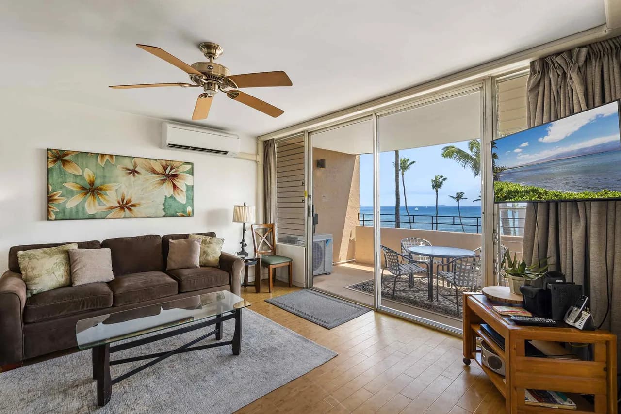 Ocean View Villa Steps from the Beach in Maalaea Hawaii photo 2