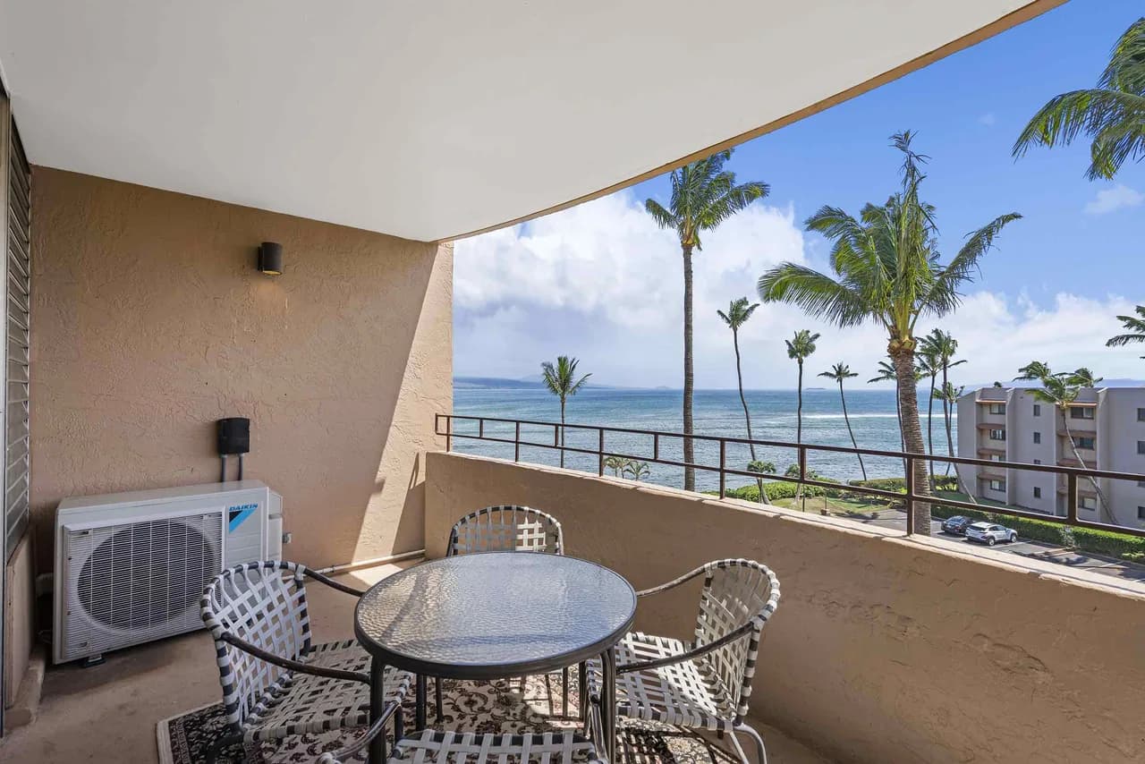 Ocean View Villa Steps from the Beach in Maalaea Hawaii photo 5