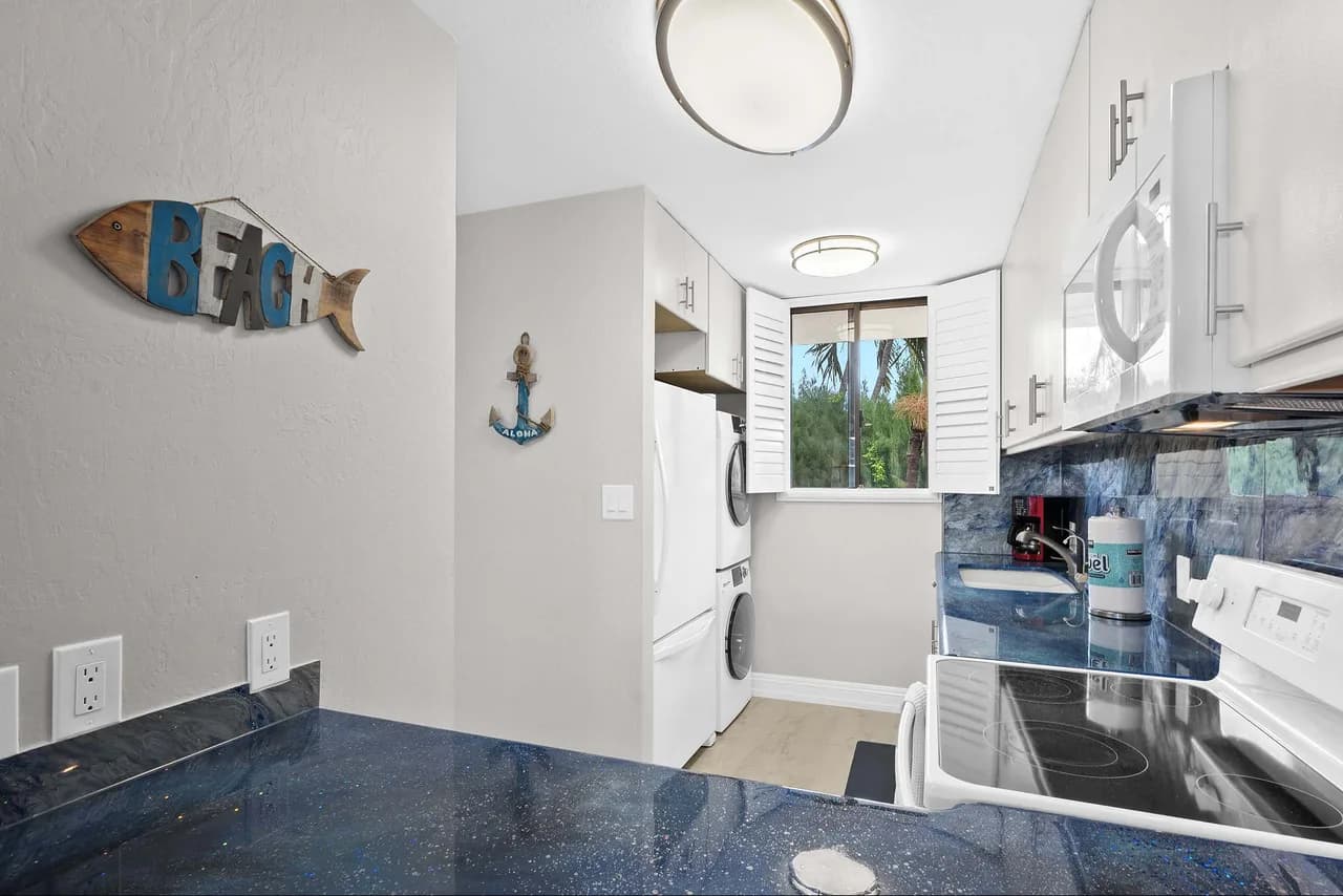 Oceanfront Two Bedroom Condo in Maalaea photo 3