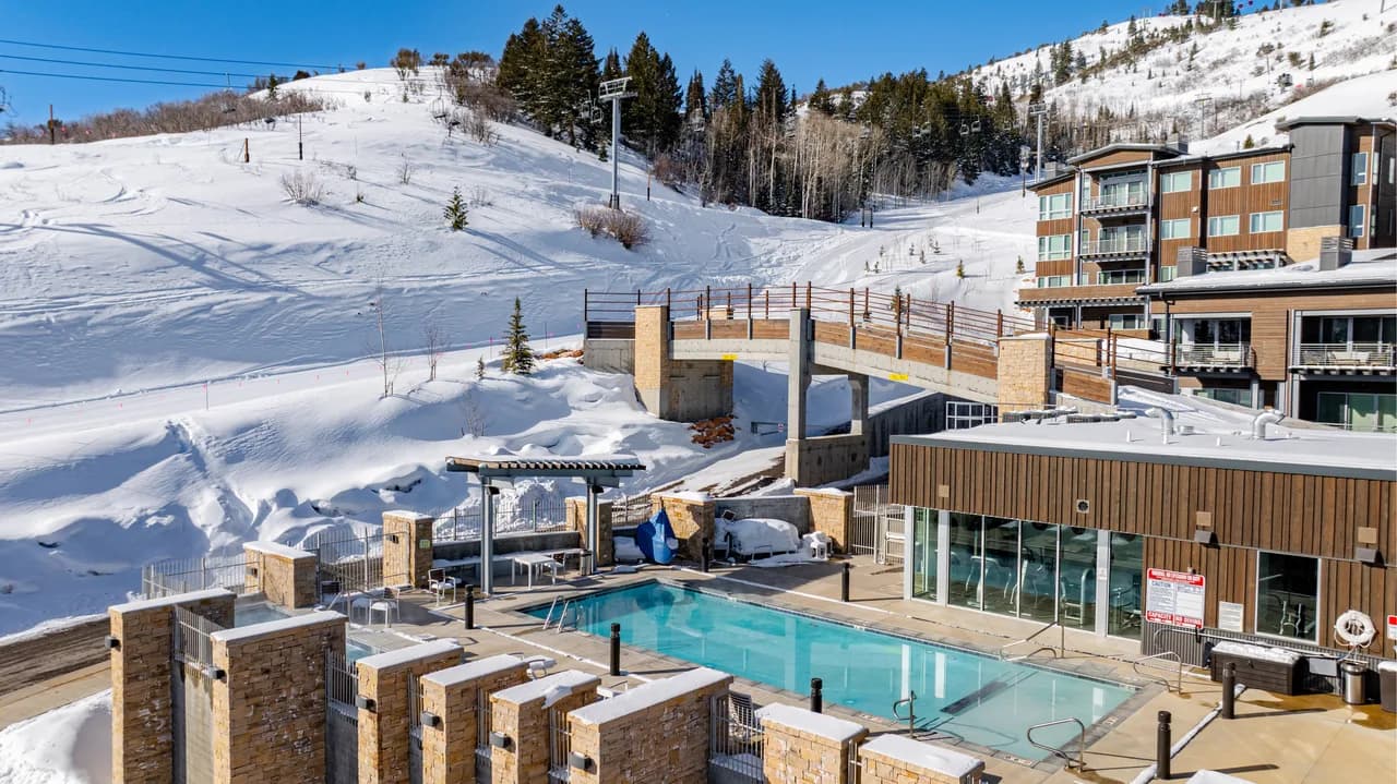 Mountain View Villa with Private Hot Tub in Park City photo 3