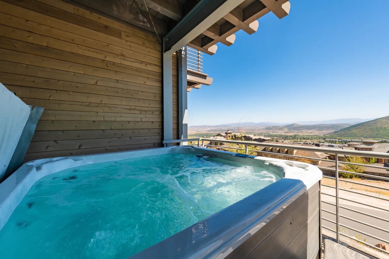 Mountain View Villa with Private Hot Tub in Park City photo 4