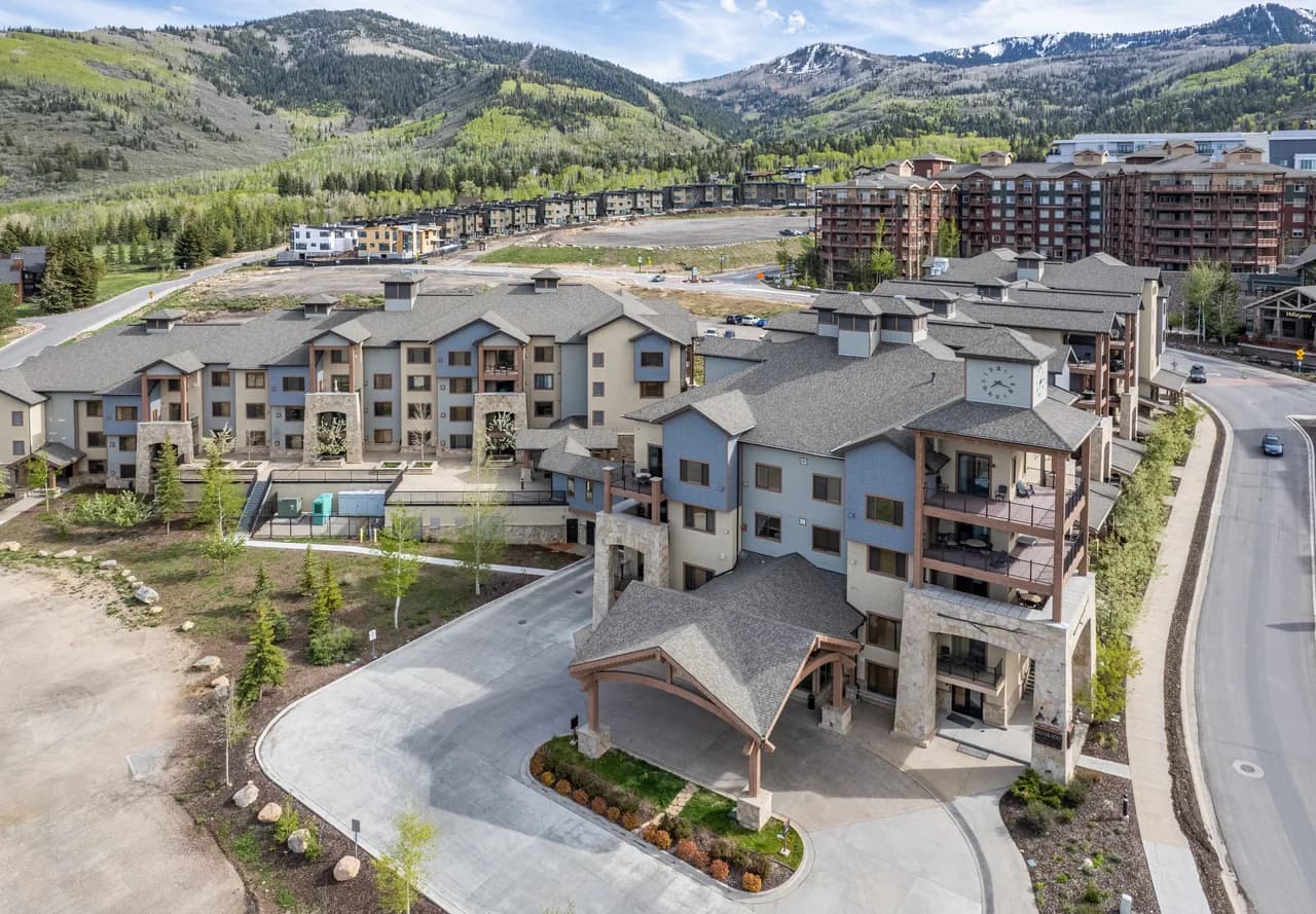 Alfresco Dining Pool Villa in Park City Utah photo 4