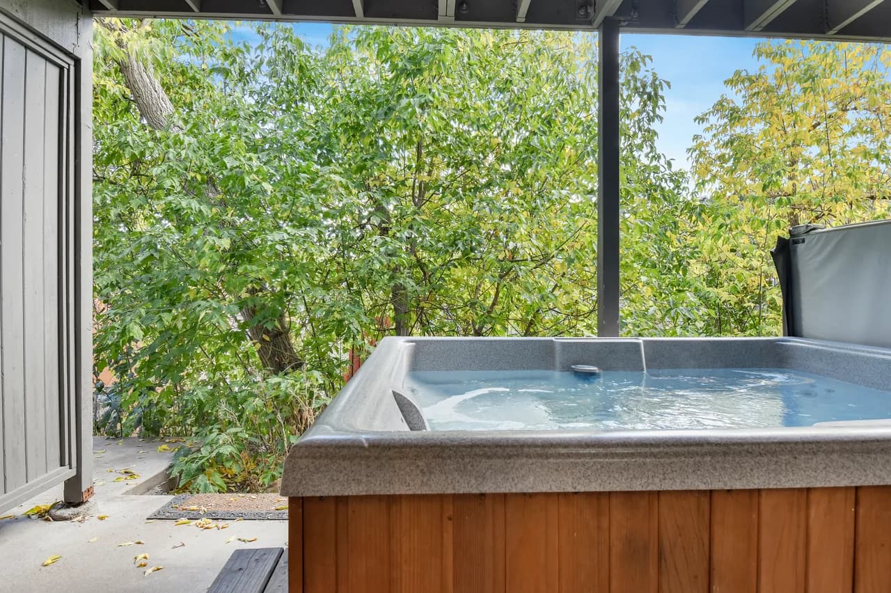 Charming Three Bedroom Retreat in Park City photo 3