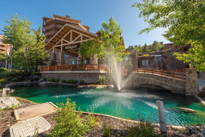 Westgate Studio, multiple pools, resort amenities, tennis, onsite spa, restaurant, walk to hiking