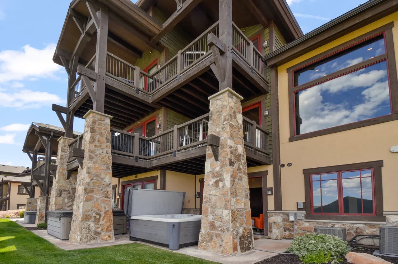 Ski-In Access Three Bedroom Villa in Park City photo 5