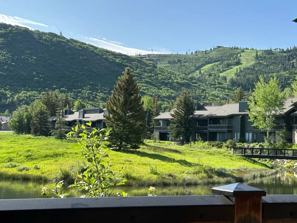 Lakeside Four Bedroom Villa in Park City photo 2