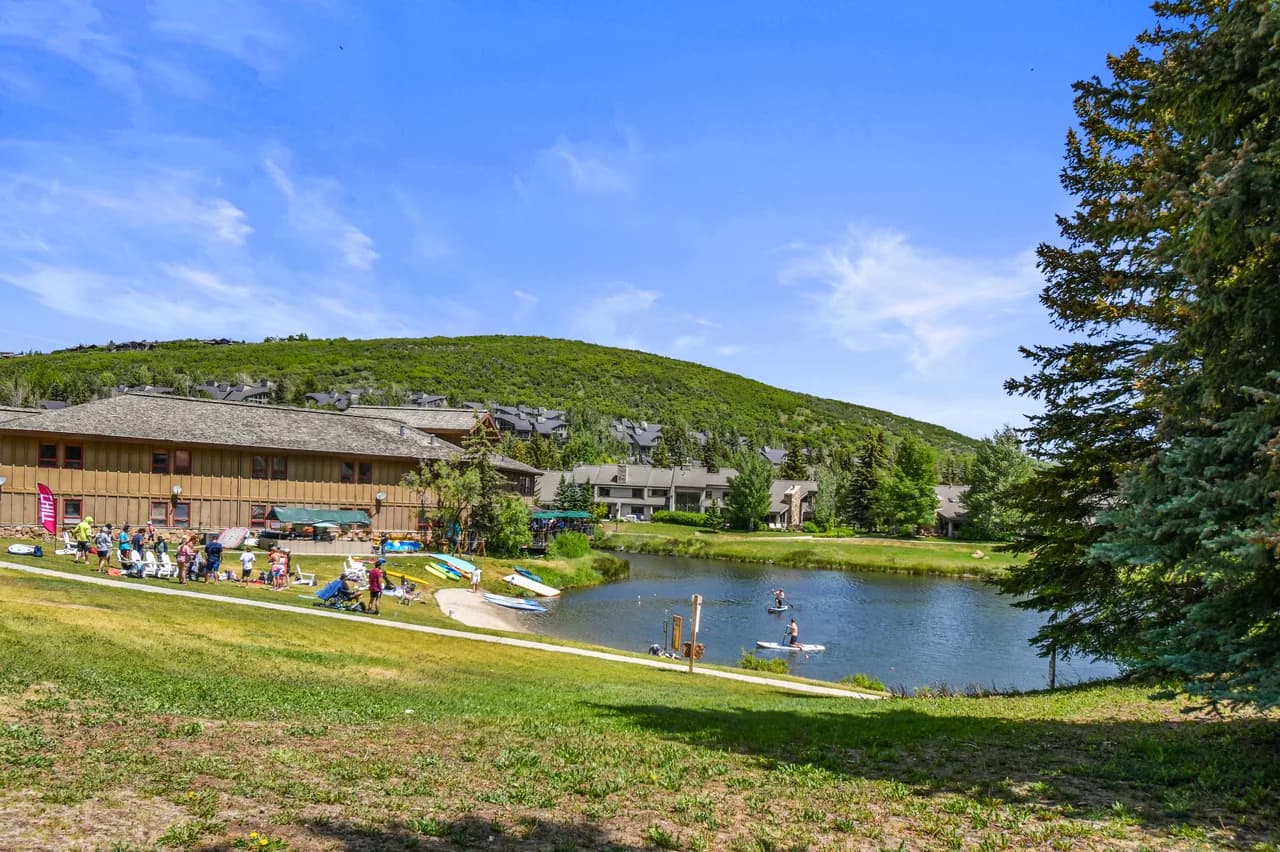 Lakeside Four Bedroom Villa in Park City photo 3