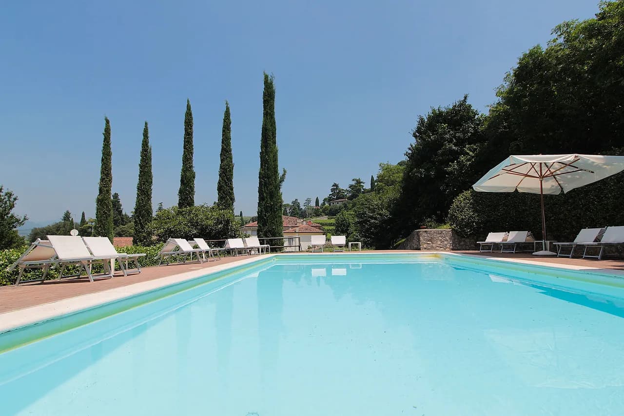 Private Pool Four Bedroom Villa in Colognola ai Colli