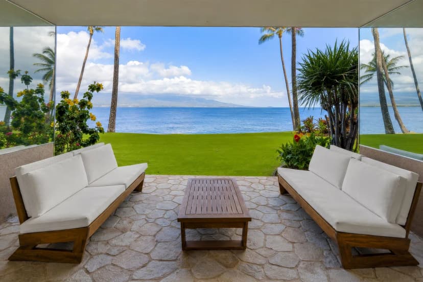 Oceanfront Lauloa 106 - Luxe Ground Floor Condo, Steps to Beach, Sunsets & Surf!