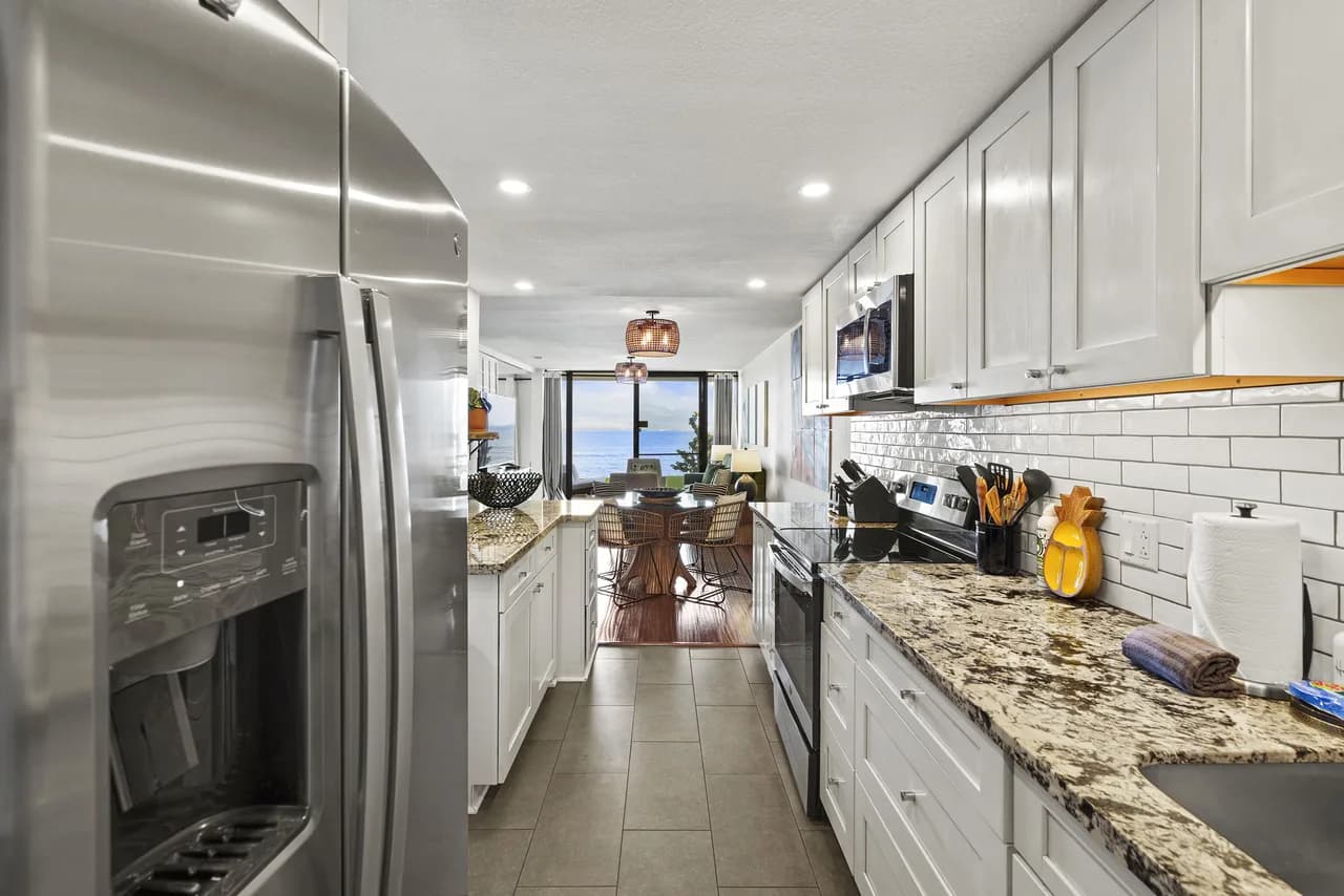 Oceanfront Two-Bedroom Condo in Maalaea, Hawaii photo 3