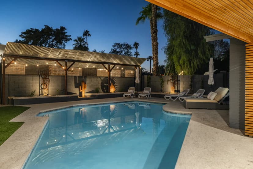 Modern Retreat with Pool, Hot Tub & Outdoor Kitchen