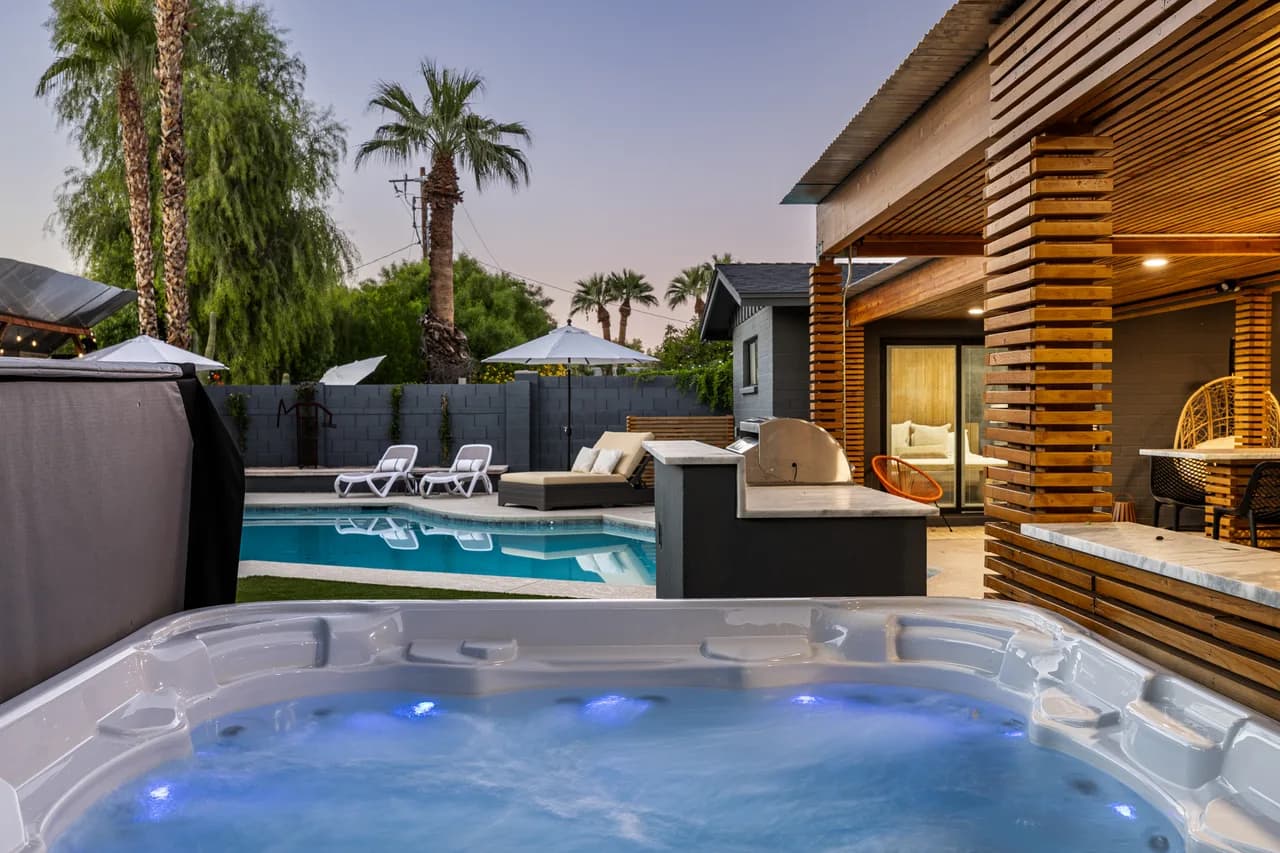 Contemporary Pool Villa in Scottsdale Arizona photo 3