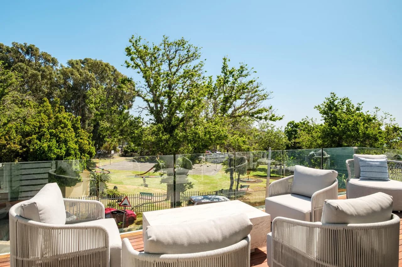 Beachfront Six Bedroom Villa in Camps Bay photo 4