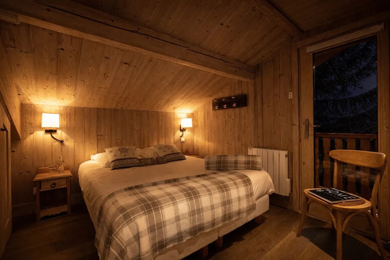 Jacuzzi Six Bedroom Chalet in Courchevel photo 3