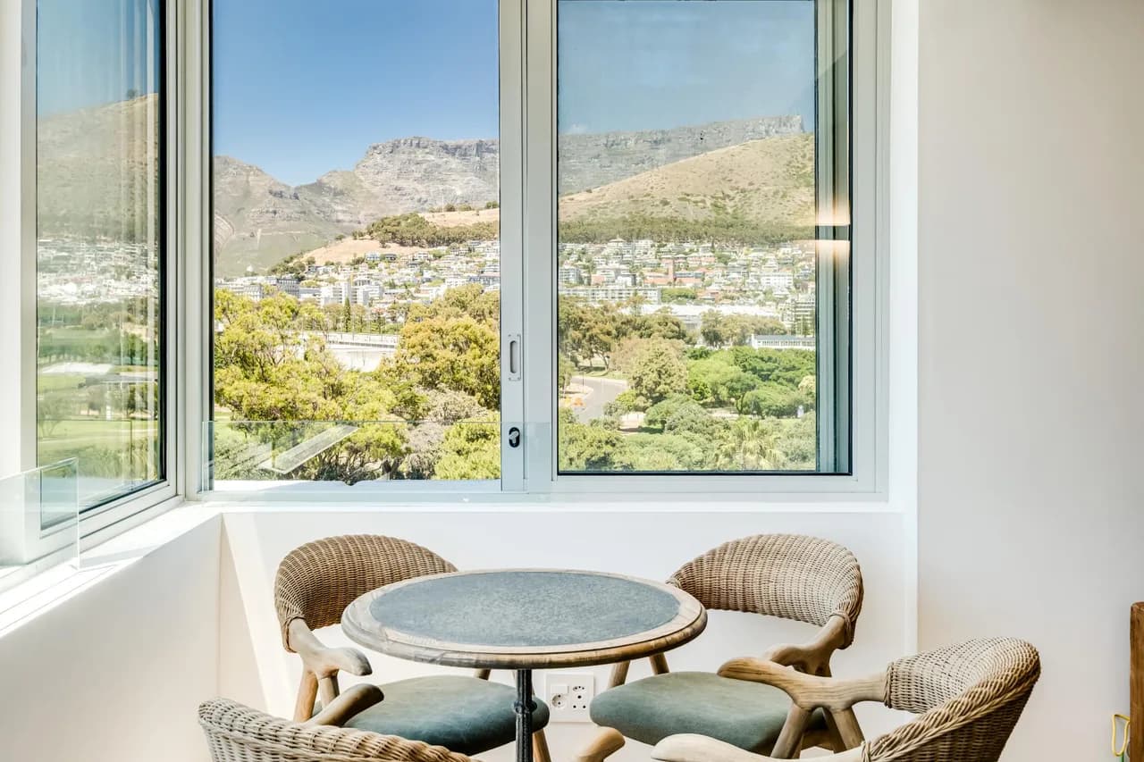 Seaside Two Bedroom Apartment in Cape Town photo 2