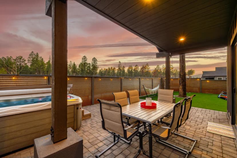 Modern Escape with Hot Tub & Breathtaking Views